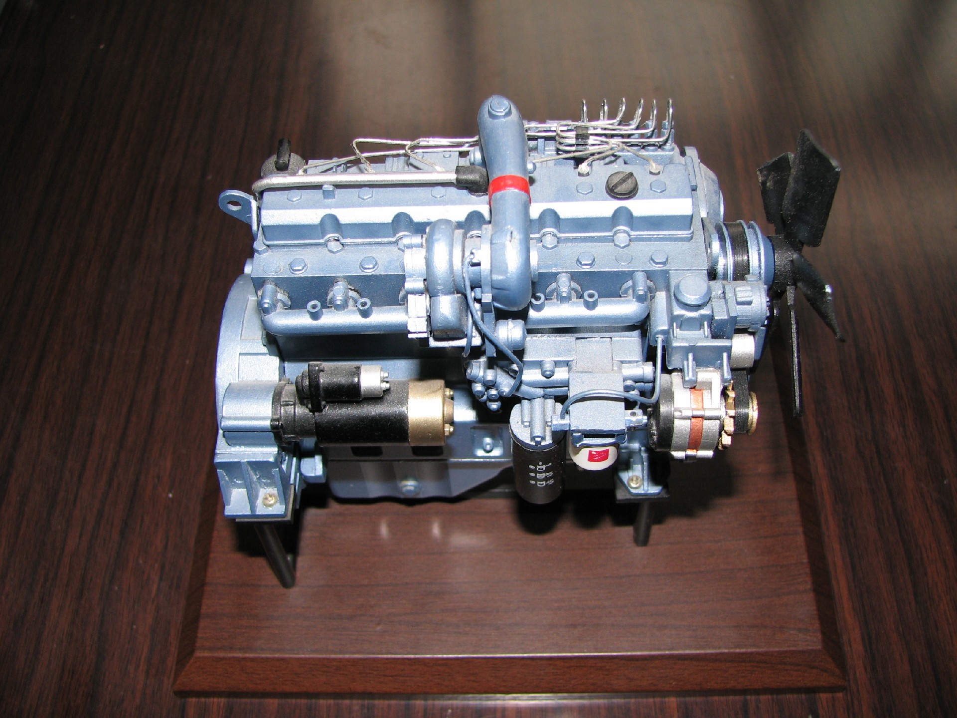 發(fā)動機(jī).jpg